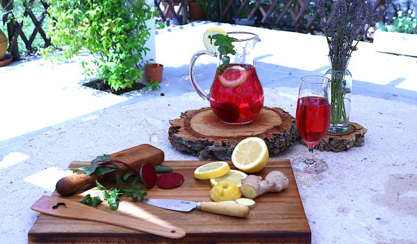 Água de Coco e Beterraba 