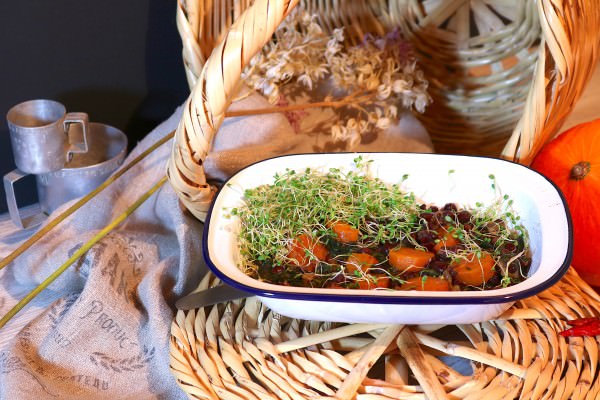 Feijão Azuki com espinafres e cenoura